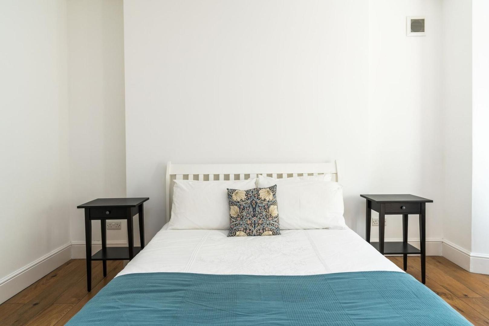 Fantastic 3 Bedroom Flat West Hampstead London Bagian luar foto