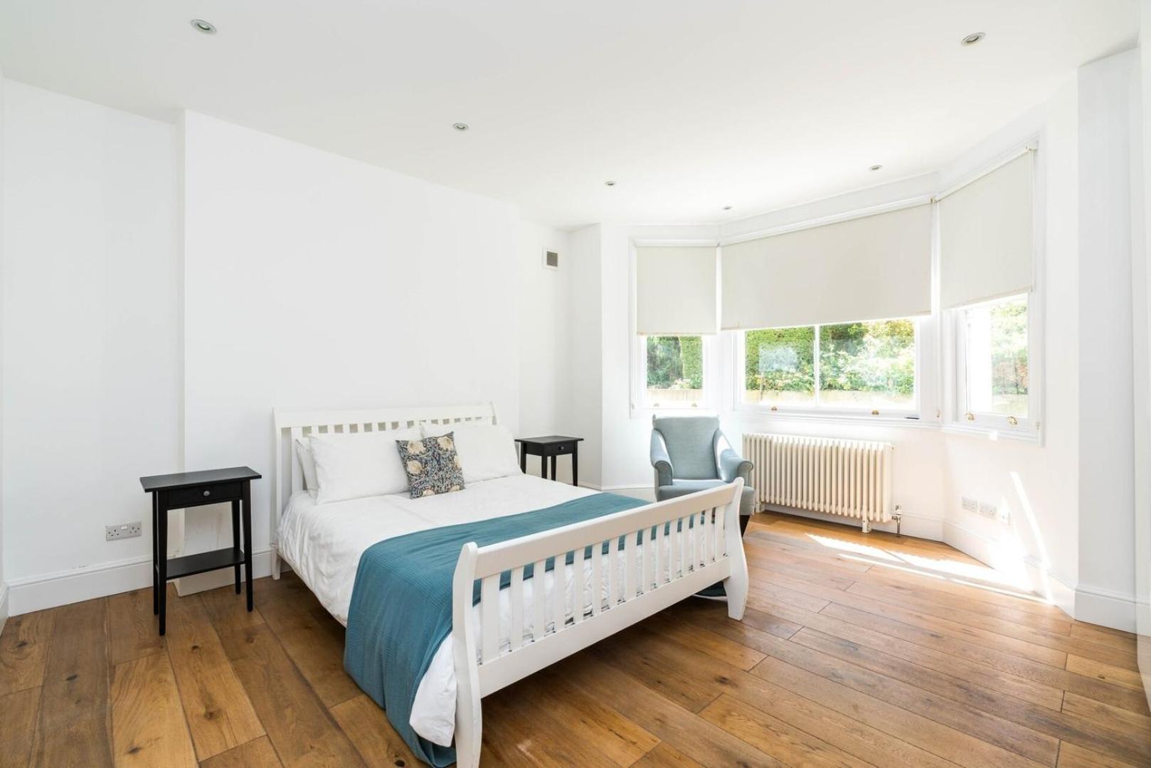 Fantastic 3 Bedroom Flat West Hampstead London Bagian luar foto